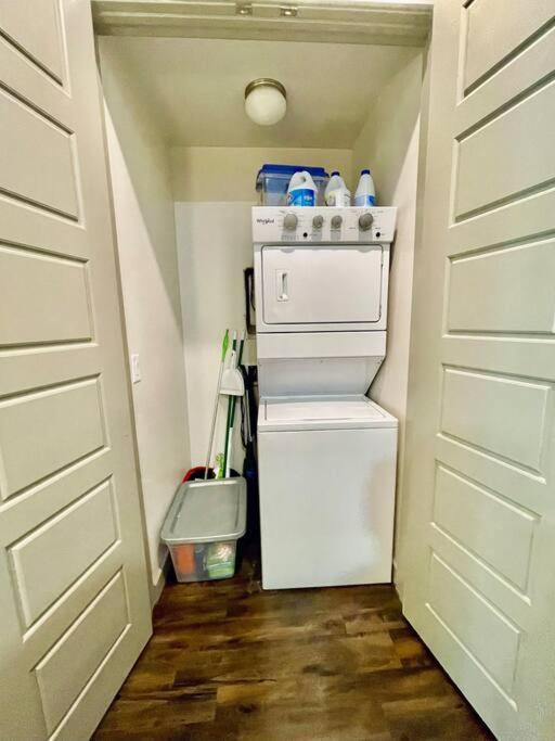 Luxury Apartment Close To Everything W Free Parking 5 Houston Exteriör bild